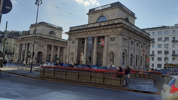 Milano porta