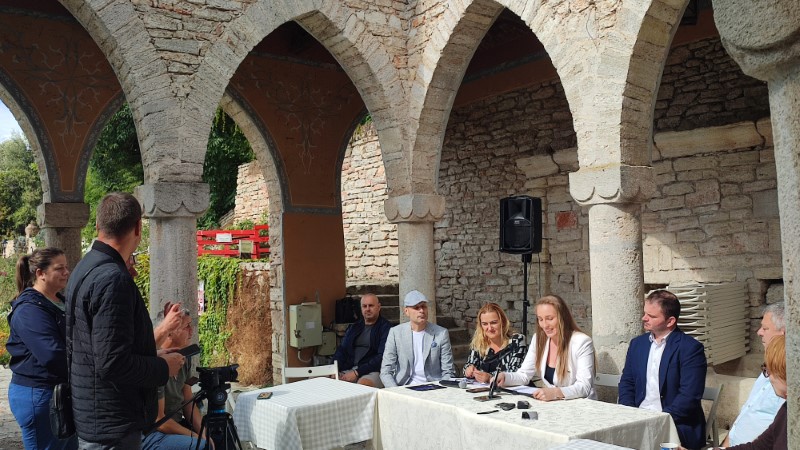 Dvoreca 2025 svatbeno izlojenie 2