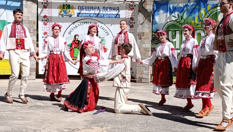 Devnya Folklorna palitra 2026 scena 1